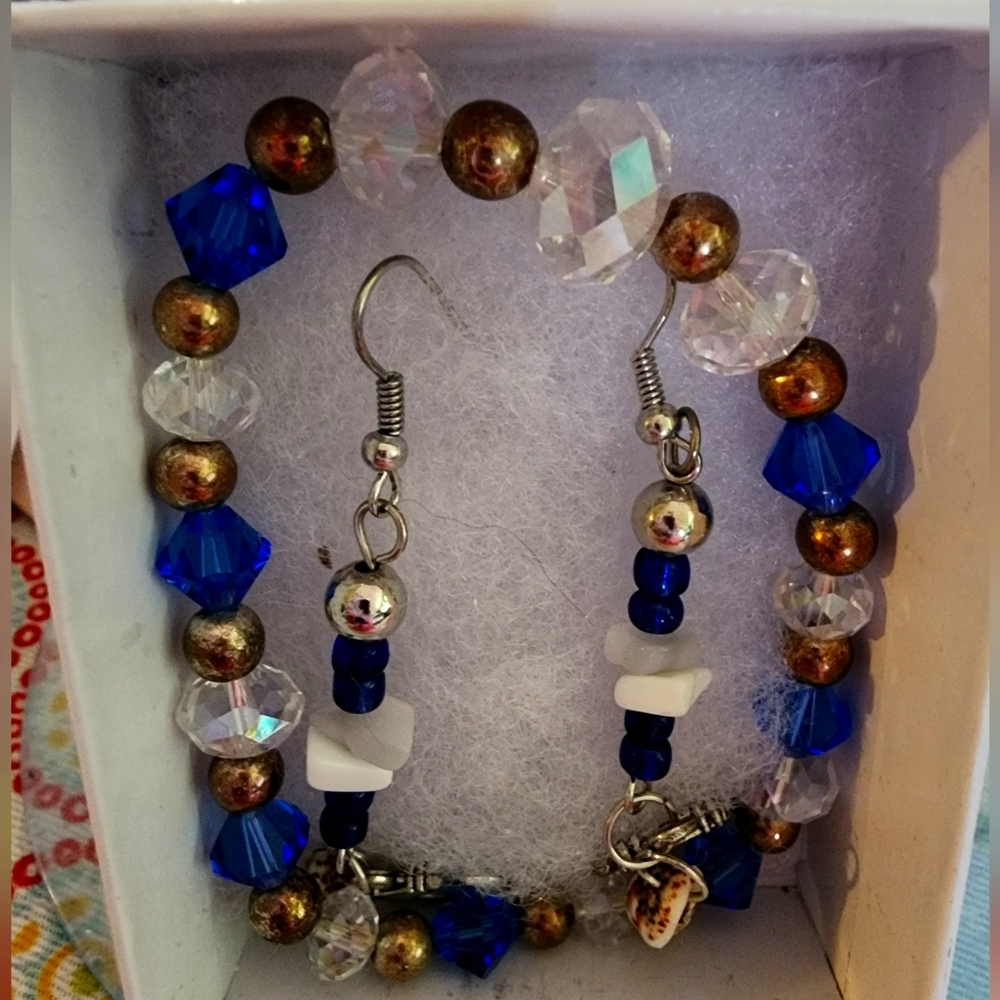 HANDMADE Swarovski crystal bracelet and anker seashell earrings set